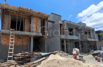 Casa residencial com 3 dormitorios sendo 1 suite com 129,81m² privativos, em