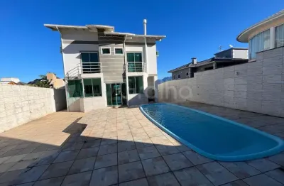 Casa de 255m² com 3 quartos sendo 2 suítes na pedra branca