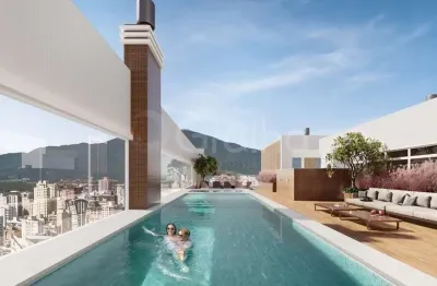 Apartamento com vista para o mar e previsão de entrega para outubro de 2026.