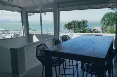 Casa residencial com 4 quartos sendo 1 suite com 160m² em praia de fora, palhoça.