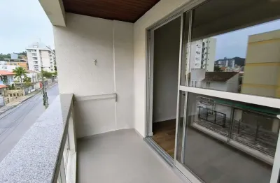 Apartamento com 3 quartos próximo a beira mar no bairro trindade