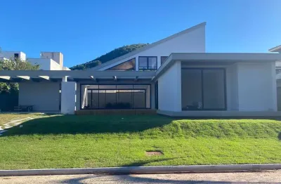 Casa em condomínio fechado com 3 quartos à venda na Rua Reverendo Gelson dos Santos Castro, --, Rio Tavares, Florianópolis