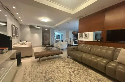 Apartamento com 3 quartos à venda na Rua Esteves Júnior, --, Centro, Florianópolis