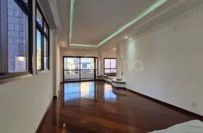 Cobertura duplex de 483m² com 4 quartos sendo 1 suíte no centro