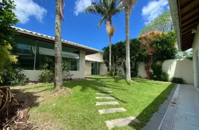 Casa com 4 quartos, 2 suítes e 238m² privativos no córrego grande, florianópolis