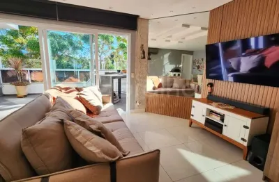 Cobertura com 4 quartos sendo 3 suítes com 185m² em jurerê internacional.