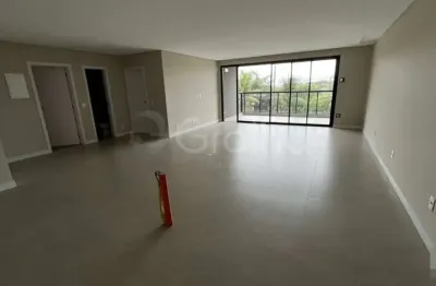 Apartamento alto padrão, com 3 suítes em jurerê, florianópolis.