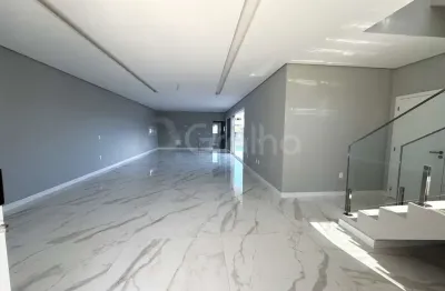 Casa residencial de 4 quartos sendo 3 suites com 378,90m² nos ingleses