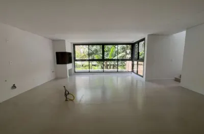 Casa residencial com 3 quartos e 173m² privativos no córrego grande, florianópolis