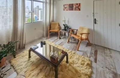 Apartamento à venda no Centro de Florianópolis - 53 m² | Andar alto