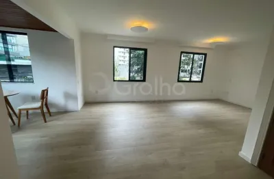 Apartamento com 3 quartos, sendo 1 suíte com 161,79m² no Centro.