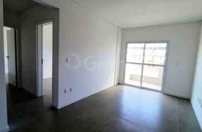 Apartamento com 2 quartos sendo 1 suíte com 107m² nos Ingleses do Rio Vermelho.