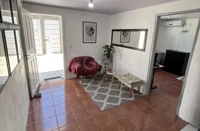 Casa com 3 dormitórios e edícula à venda no bairro Passa Vinte na Palhoça