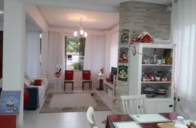 Casa residencial de 3 dorms no bairro ingleses do rio vermelho