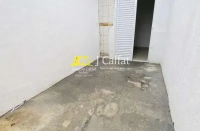 Casa com 2 quartos para alugar na Cidade Ocian, Praia Grande 