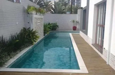 Loucura, grande loucura. excelente casa nova e isolada no canto do forte, a 100 metros do mar, toda mobiliada.