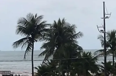 Loucura, Grande loucura. Excelente apartamento todo MOBILIADO, no Canto do Forte a 50 metros do mar. O imóvel é de 01 dormitório.