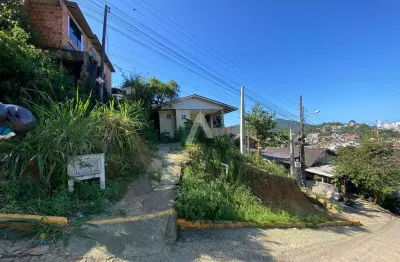 Terreno à venda no Monte Alegre, Camboriú 