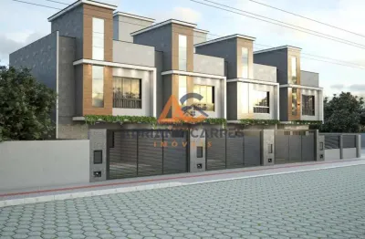 Adriano carpes imóveis vende triplex no centro de navegantes com 3 dormitórios pertinho da praia.