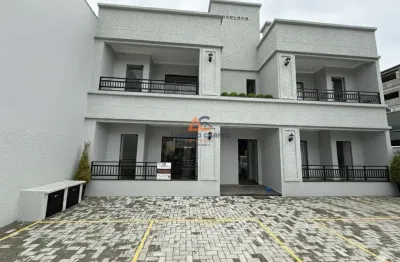 02 Suítes, térreo com excelente padrão de acabamento e perto da Praia, esse apartamento em Gravatá, Navegantes. Adriano Carpes Imóveis Vende