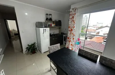 Apartamento com 2 quartos sendo 1 suíte, na Praia de Gravatá, Navegantes, próximo a praia. Adriano Carpes Imóveis vende.