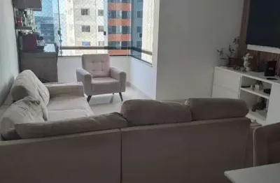 Apartamento com 3 quartos, sendo 1 suíte e 2 banheiros, em uma área privativa de 75m²