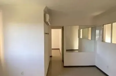 Apartamento lindo, reformado, 2/4, 1° andar, escada, no trobogy no condomínio asa