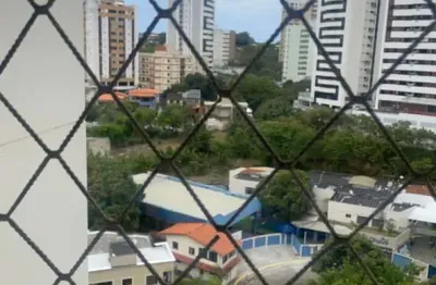 Apartamento dunas do  imbuí 2/4 com dependência , garagem coberta e varanda.