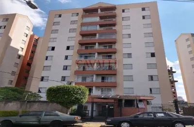 Lindo apartamento, armários em todos ambientes, fino acabamento