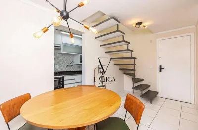 Apartamento duplex com 2 quartos, 1 suíte, imobiliado e com face norte, no capão raso escadas