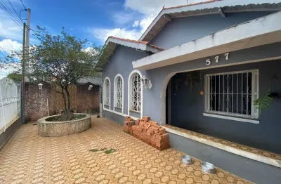 Casa com 3 quartos à venda na rua sebastião de moraes, 577, alvinópolis, atibaia, 228 m2 por r$ 1.300.000