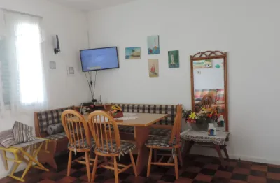 Férias em canasvieiras , distante 80m praia, dois dormitórios