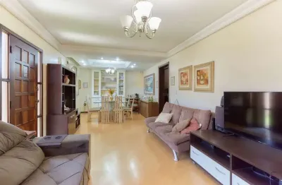 Sobrado com 3 quartos à venda, 175,47 m2, Santo Inácio - Curitiba PR