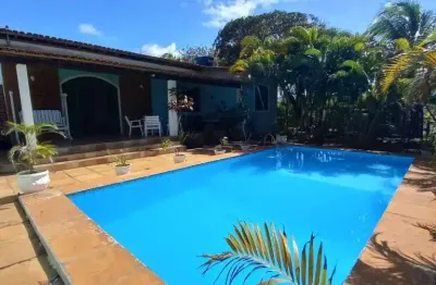 Casa térrea  de oportunidade! em  condomínio fechado pé na areia em jacuípe praia e rio com 3/4 , 1 suíte piscina privativa.  visite jà!