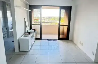 Alugo apartamento andar alto com 2/4, armários e ar no condomínio brisas club - paralela -salvador /ba.