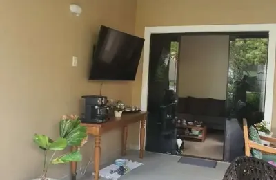 Vendo linda casa térrea em condomínio  com 4/4, 2 suítes - lauro de freitas - salvador/bahia