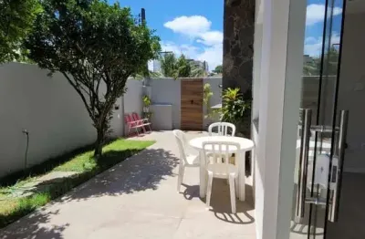 Alugo Casa Térrea reformada com 200m2 nascente com 4/4 na Av Paulo VI na Pituba