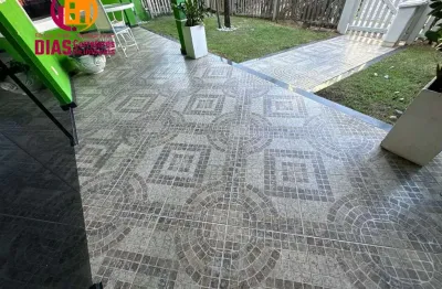 Alugo Casa nascente em condomínio clube, 5/4, espaço gourmet - Praias do Flamengo- Salvador/ Ba.