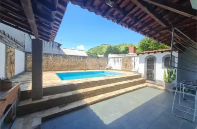 Confortável casa 4 quartos com piscina em campo grande rj