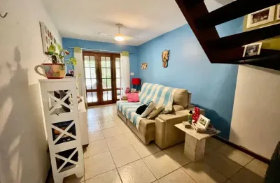 Casa no anil aqui está uma sugestão de texto mais organizado e atrativo para anúncio imobiliário com base nas informações que você forneceu:  ---