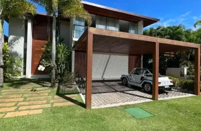 Casa luxuosa à venda em praia do forte no condomínio piscinas naturais.