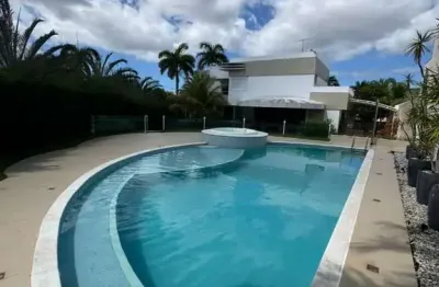 Belíssima casa disponível para locação no alphaville 2 salvador