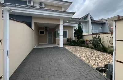 Casa com 3 quartos à venda na Vila Nova, Joinville 