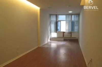 Sala comercial com 1 sala para alugar na avenida treze de maio, 45, centro, rio de janeiro por r$ 550