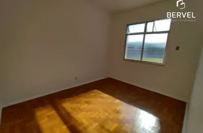 Apartamento com 2 quartos para alugar na magalhães castro, 160, riachuelo, rio de janeiro por r$ 950