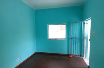 Casa em condomínio fechado com 2 quartos para alugar na dos lilases, 11, vila valqueire, rio de janeiro por r$ 1.400