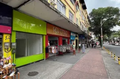 Ponto comercial com 1 sala para alugar na baronesa, 625, praça seca, rio de janeiro por r$ 3.300