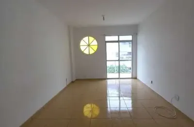Apartamento com 3 quartos para alugar na Rua Fábio Luz, 70, Méier, Rio de Janeiro por R$ 950