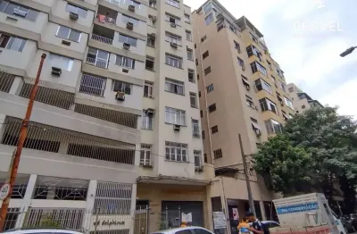 Apartamento com 2 quartos para alugar na Rua Benjamim Constant, 47, Glória, Rio de Janeiro por R$ 1.500