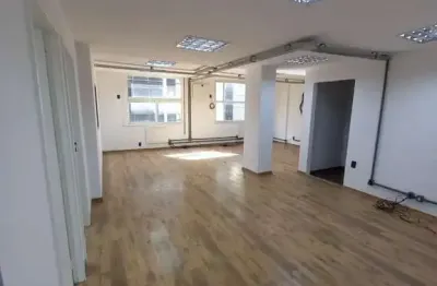 Sala comercial com 8 salas para alugar na Rua do Carmo, 9, Centro, Rio de Janeiro por R$ 2.000